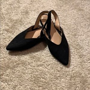 Pointy black flats